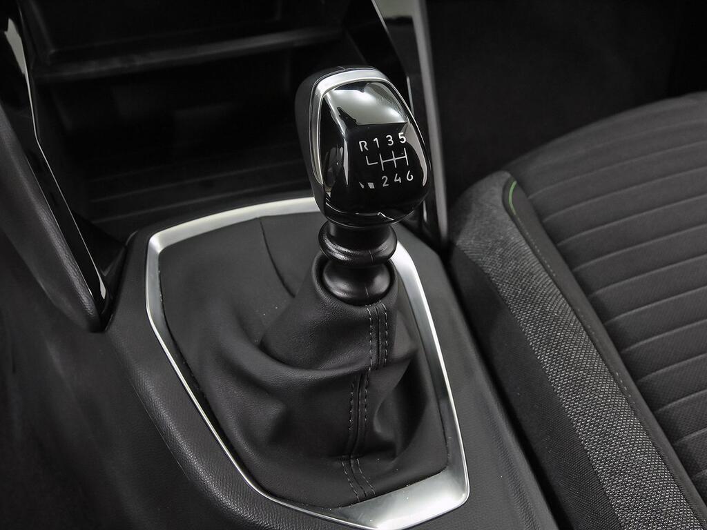 Peugeot 208 Active Puretech 100 32