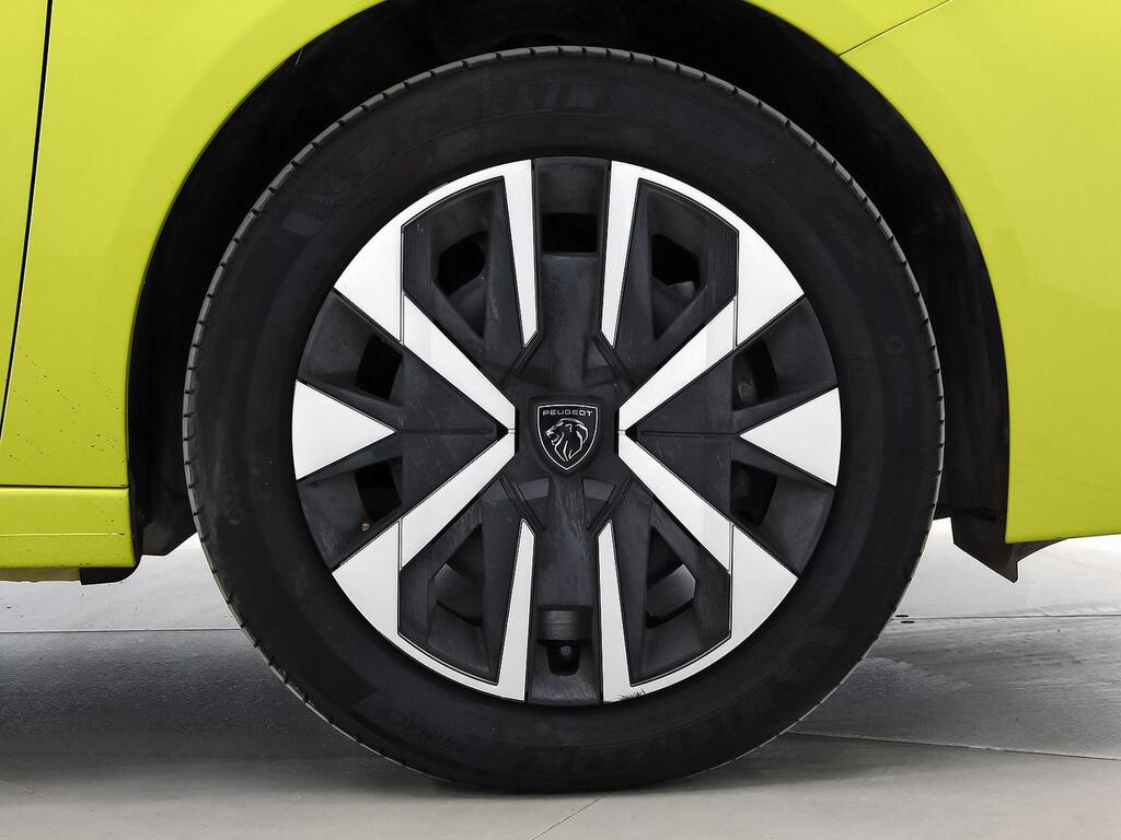 Peugeot 208 Active Puretech 100 11