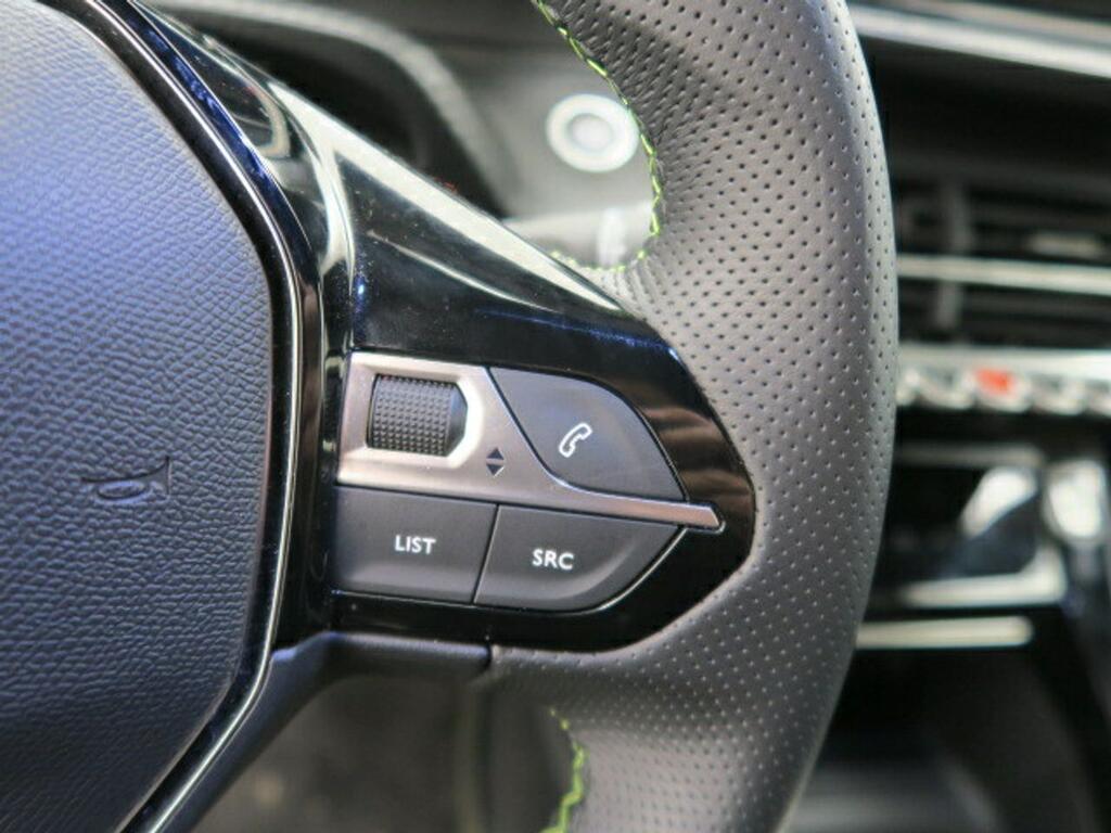 Peugeot 2008 Eléctrico GT 156 (115kW) 10