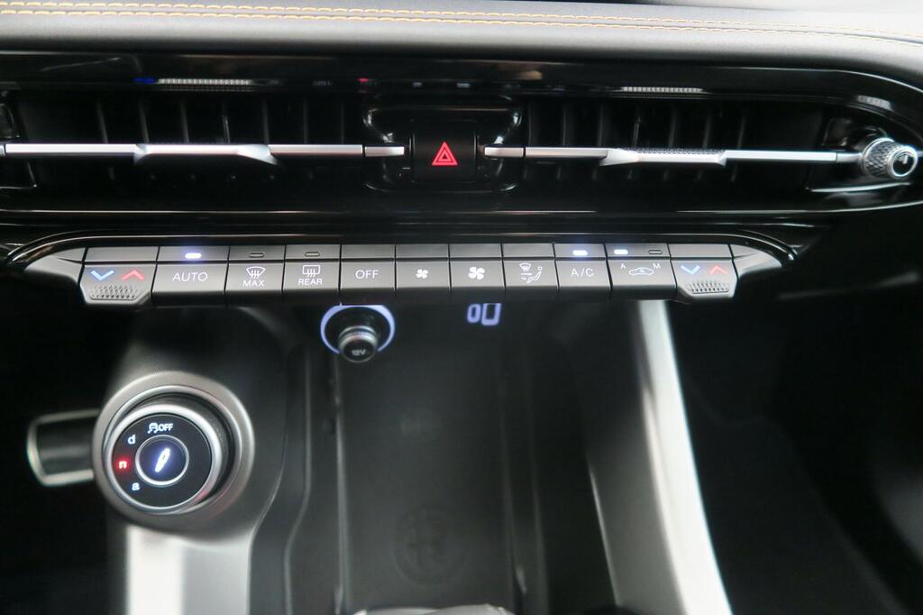 Alfa Romeo Tonale 1.3 Multi-air PHEV Speciale Q4 9