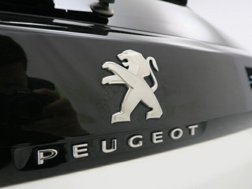 Peugeot 3008 1.2 PURETECH 96KW (130CV) GT LINE EAT8 22