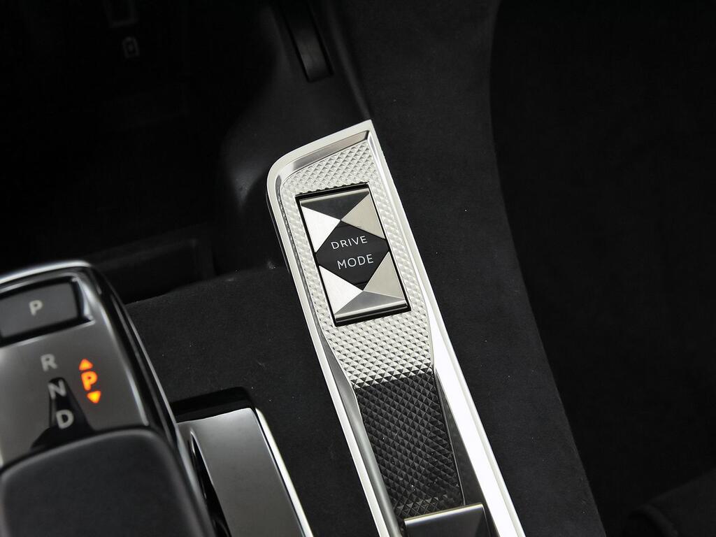 DS DS 7 BlueHDi 130 Automático PERFORMANCE LINE 35