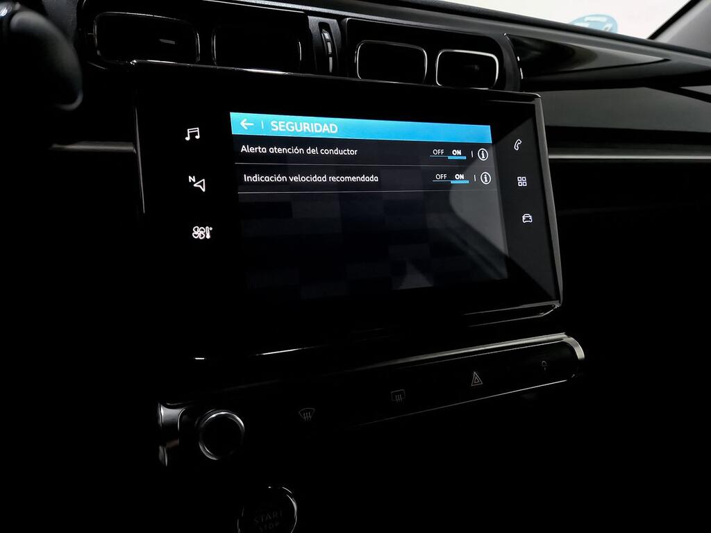 Citroën C3 PureTech 60KW (83CV) Shine 19