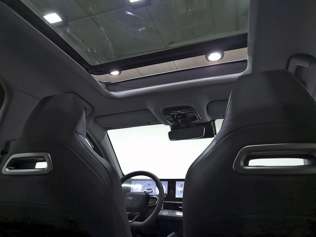 Ebro S700 1.6 TGDI Luxury 7 DCT 36