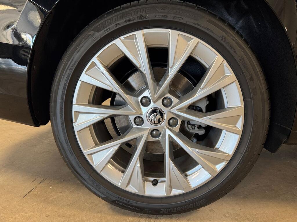 Skoda Superb Combi 2.0 TDI 110kW DSG Selection 8