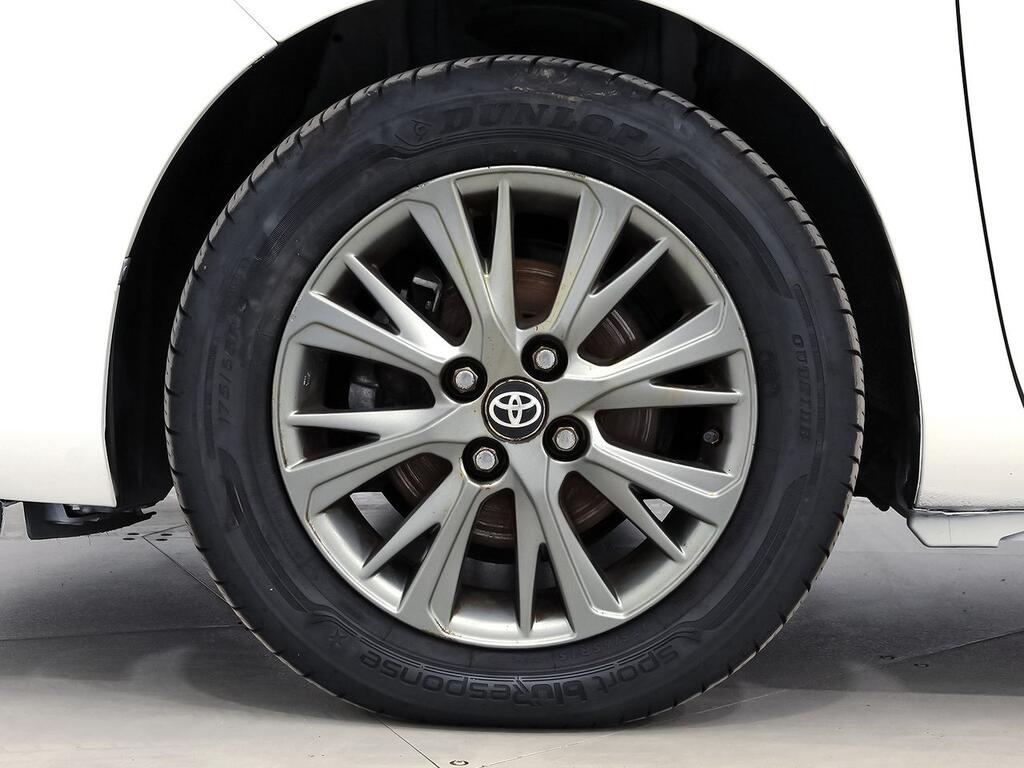 Toyota Yaris 1.0 70 Business 7