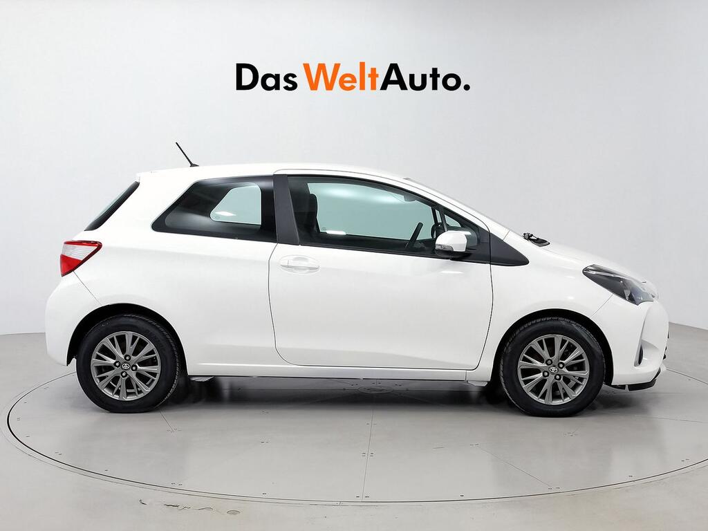 Toyota Yaris 1.0 70 Business 3