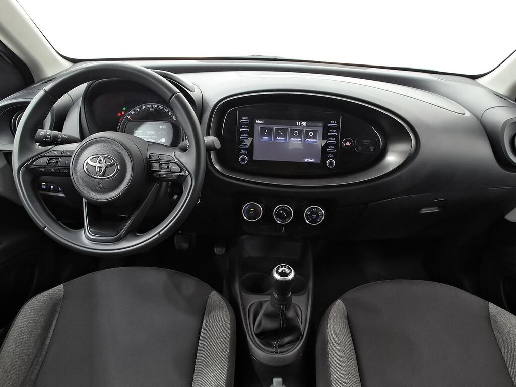 Toyota Aygo X Cross 1.0 VVT-I 72CV Play 6
