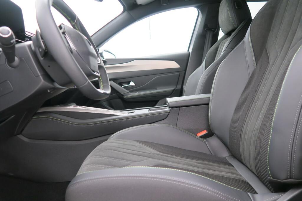 Peugeot 408 408 GT PHEV 180 e-EAT8 17