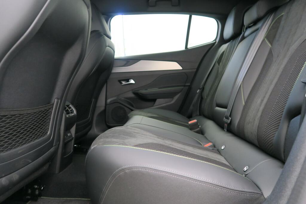 Peugeot 408 408 GT PHEV 180 e-EAT8 18