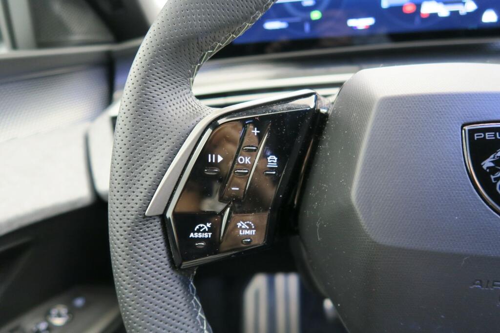 Peugeot 5008 1.2 107KW GT eDCS6 12