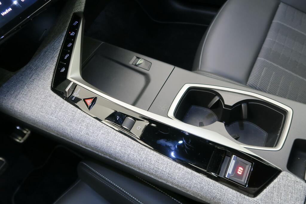 Peugeot 5008 1.2 107KW GT eDCS6 11