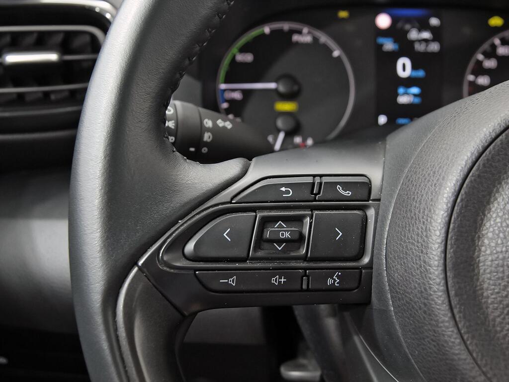 Toyota Yaris 1.5 120H Active Plus 17