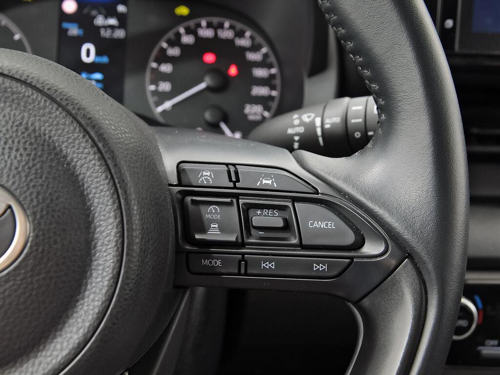 Toyota Yaris 1.5 120H Active Plus 18