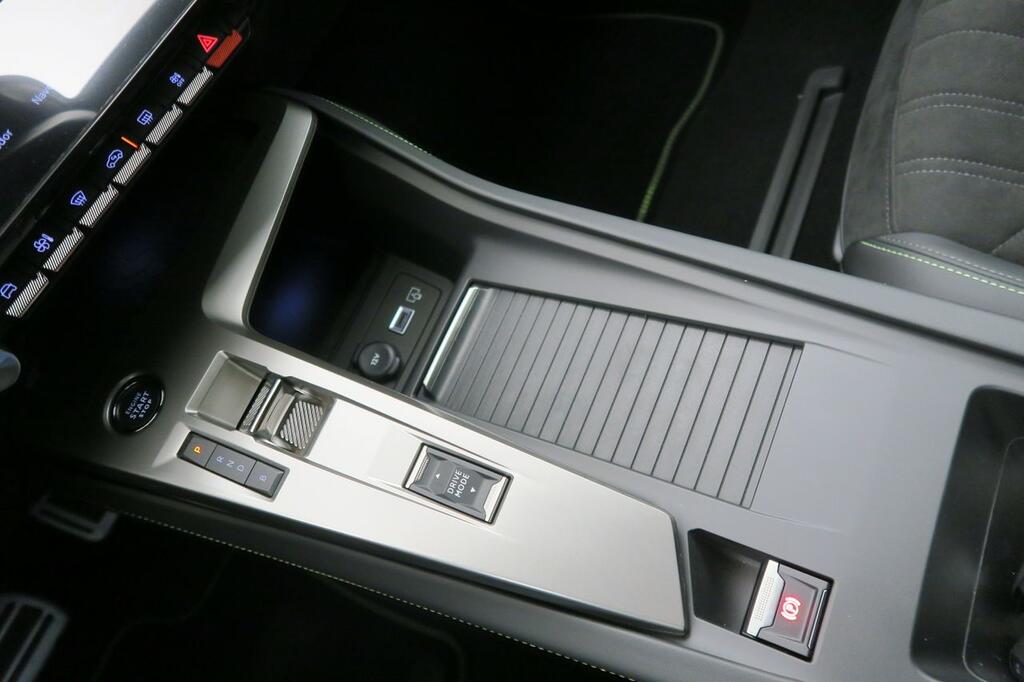 Peugeot 308 5P GT Eléctrico 115kW (156CV) 54kWh 9