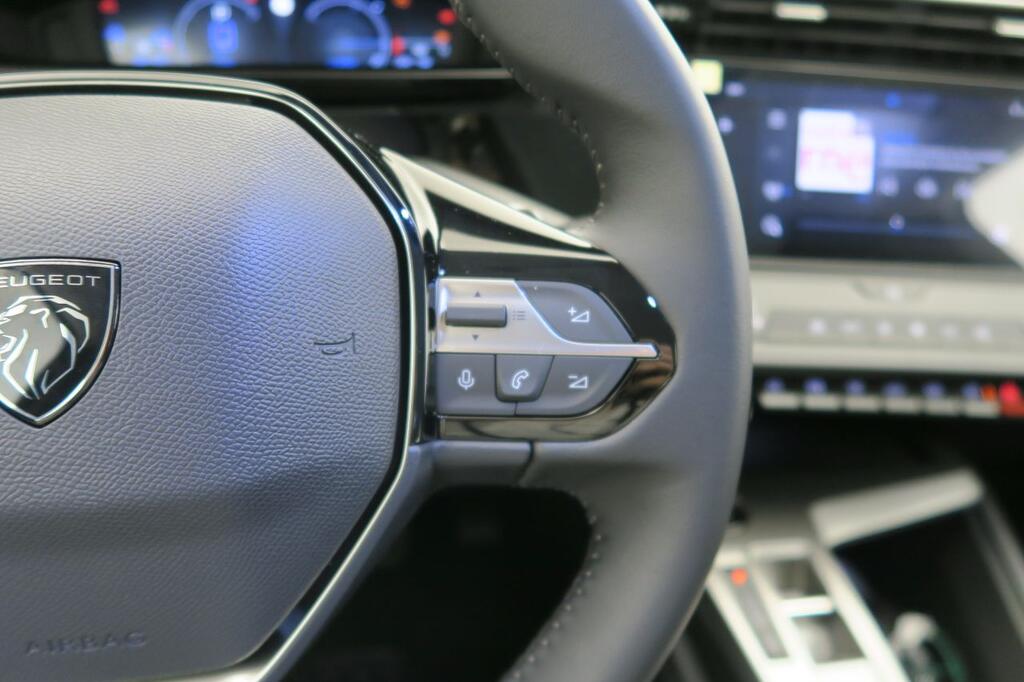 Peugeot 308 5P Active Hybrid 180 eEAT8 10