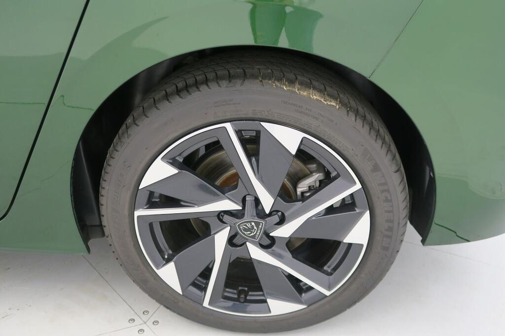 Peugeot 308 5P Active Hybrid 180 eEAT8 22