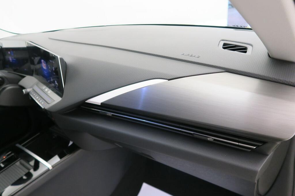 Opel Astra 1.6T Hybrid 132kW (180CV) Elegance Auto 13