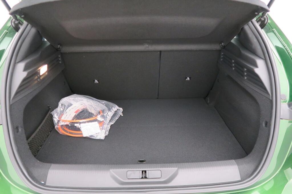 Peugeot 308 5P Active Hybrid 180 eEAT8 17