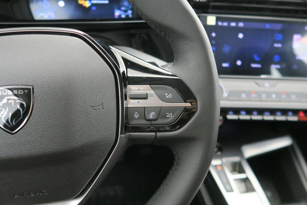 Peugeot 308 5P Active Hybrid 180 eEAT8 11