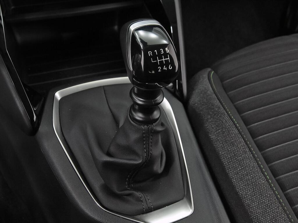 Peugeot 208 Active Puretech 100 32