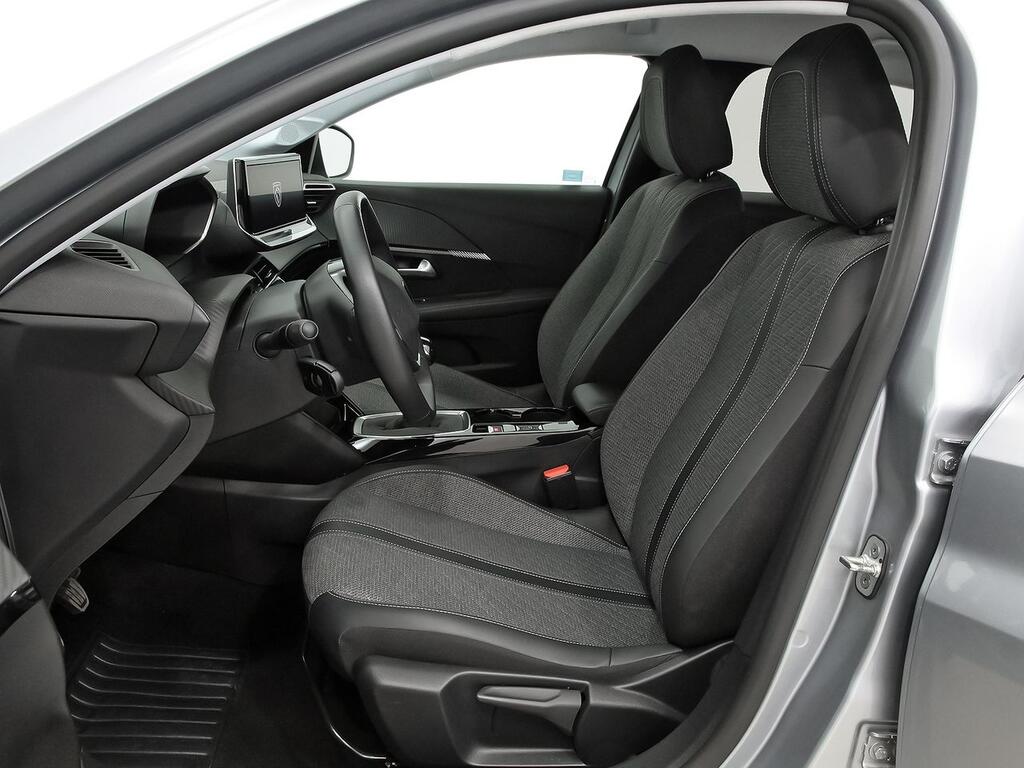 Peugeot 208 Allure Puretech 100 8