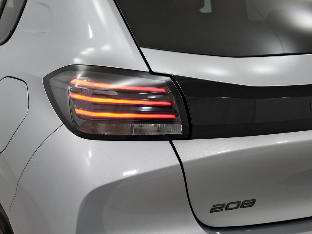 Peugeot 208 Allure Puretech 100 35