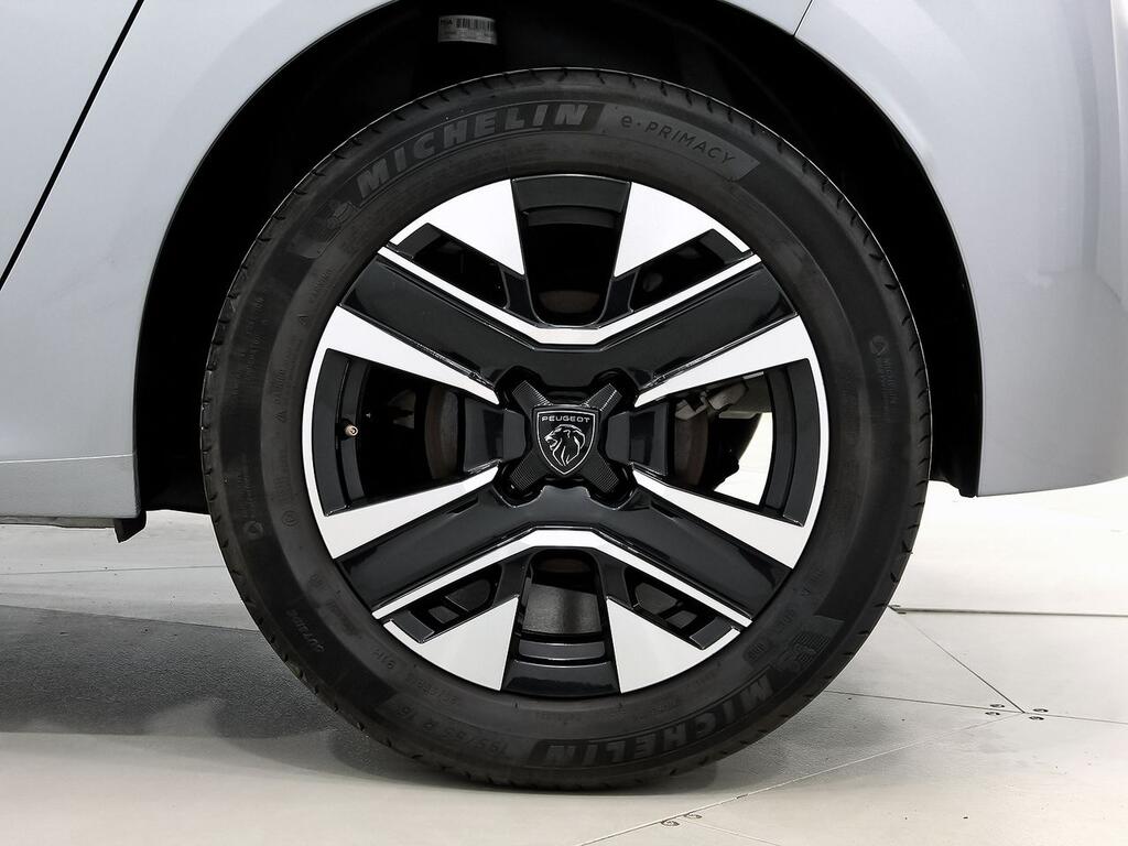 Peugeot 208 Allure Puretech 100 11