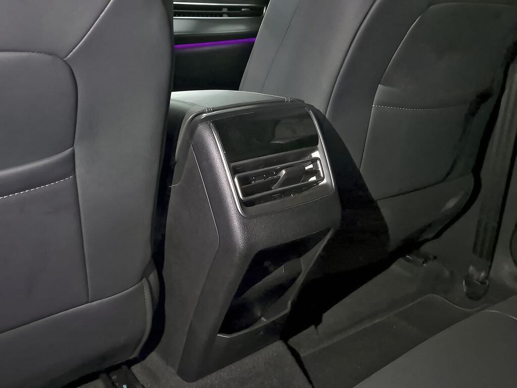 Ebro S400 1.5 DHE HEV Excellence CVT 33