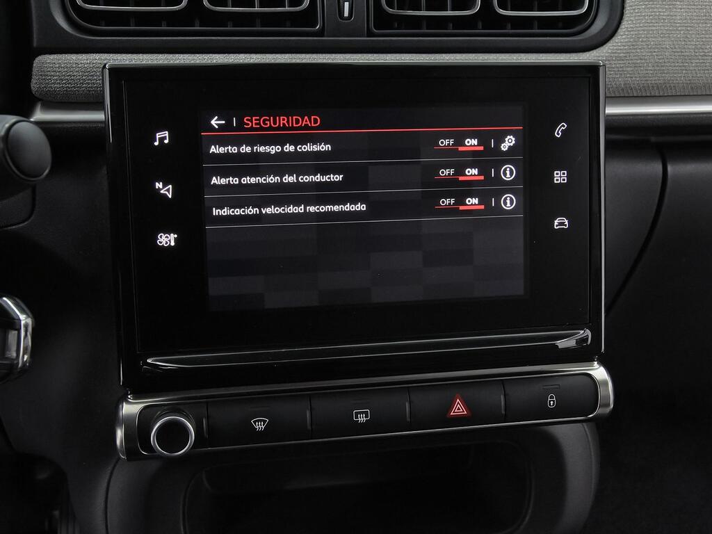 Citroën C3 PureTech 60KW (82CV) SHINE 26