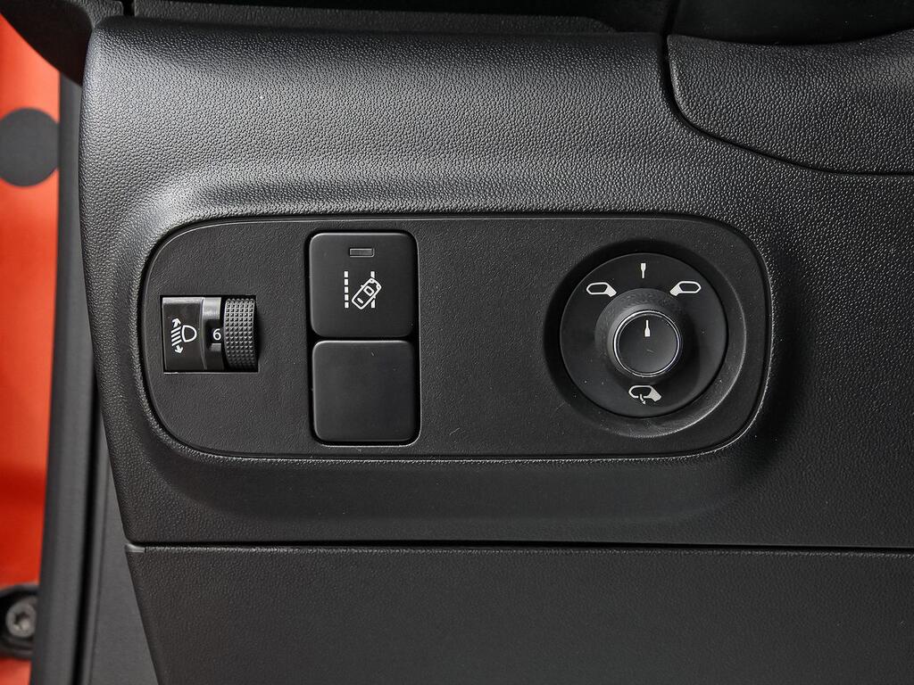 Citroën C3 PureTech 60KW (82CV) SHINE 14