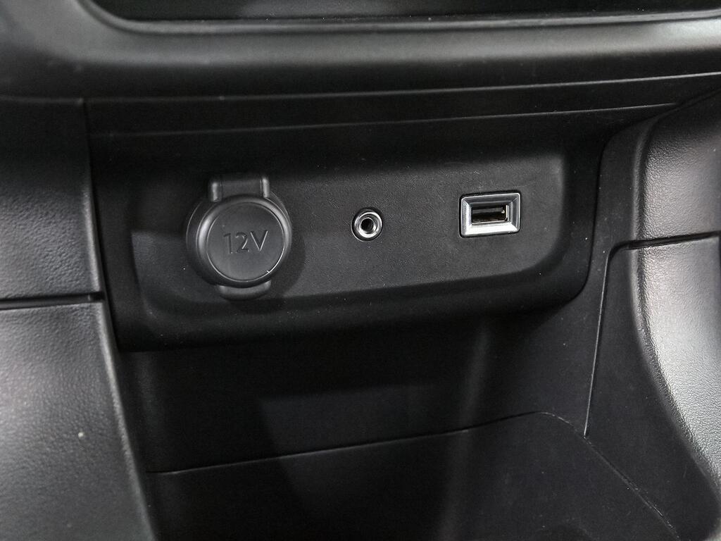 Citroën C3 PureTech 60KW (82CV) SHINE 28