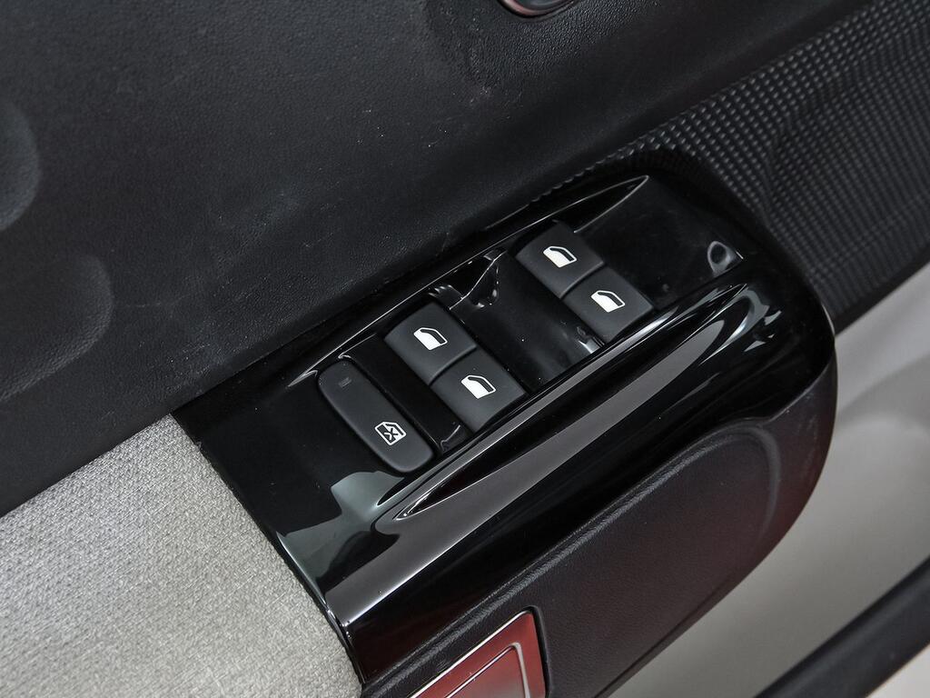 Citroën C3 PureTech 60KW (82CV) SHINE 13