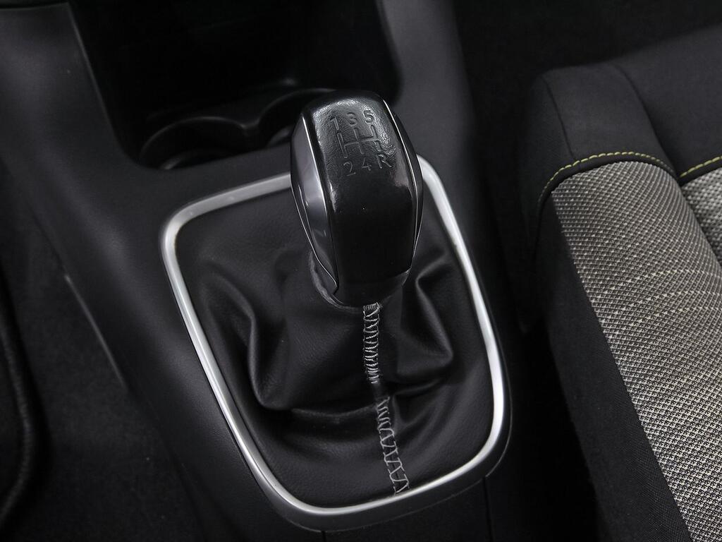 Citroën C3 PureTech 60KW (82CV) SHINE 29