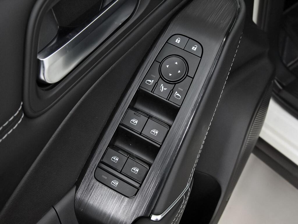 Nissan Qashqai E-POWER 140 KW (190 CV) N-Connecta 12