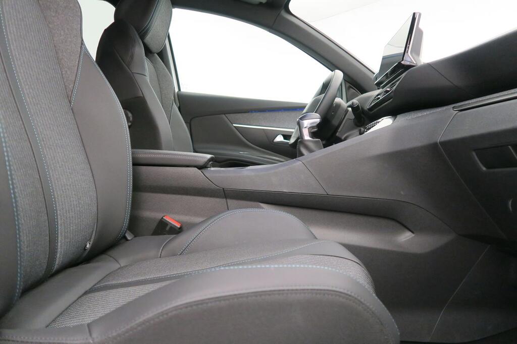 Peugeot 3008 1.2 PureTech 96KW S&S Allure Pack 15