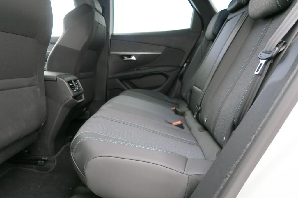 Peugeot 3008 1.2 PureTech 96KW S&S Allure Pack 17