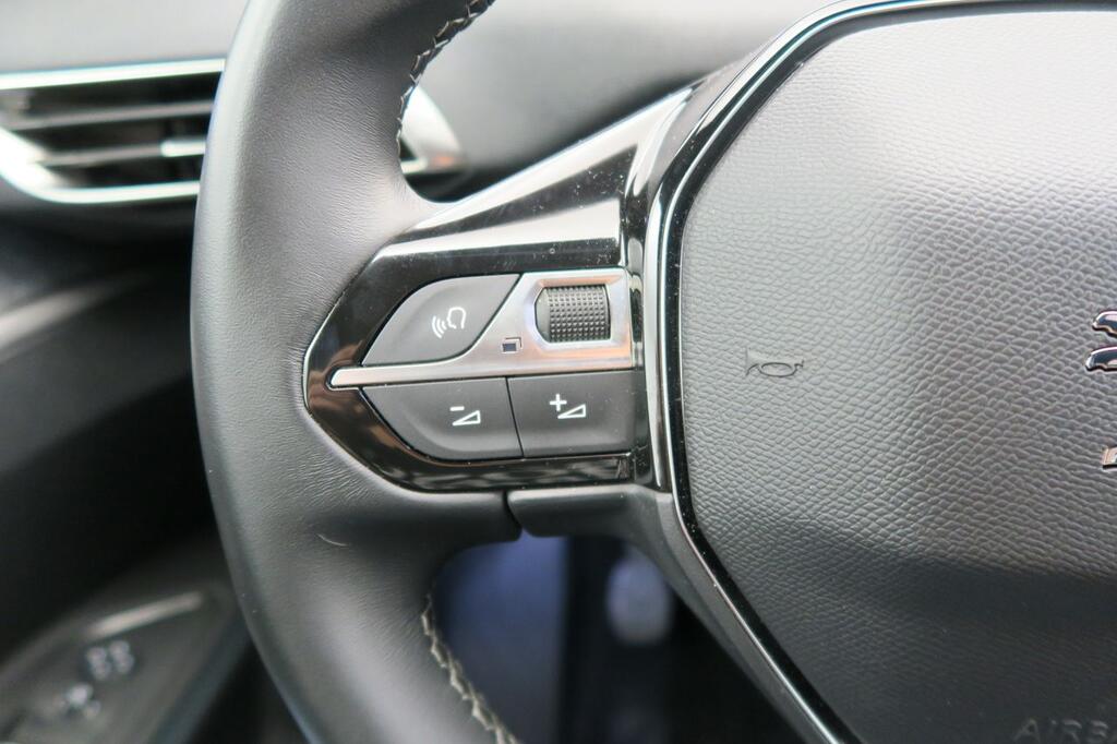 Peugeot 3008 1.2 PureTech 96KW S&S Allure Pack 11