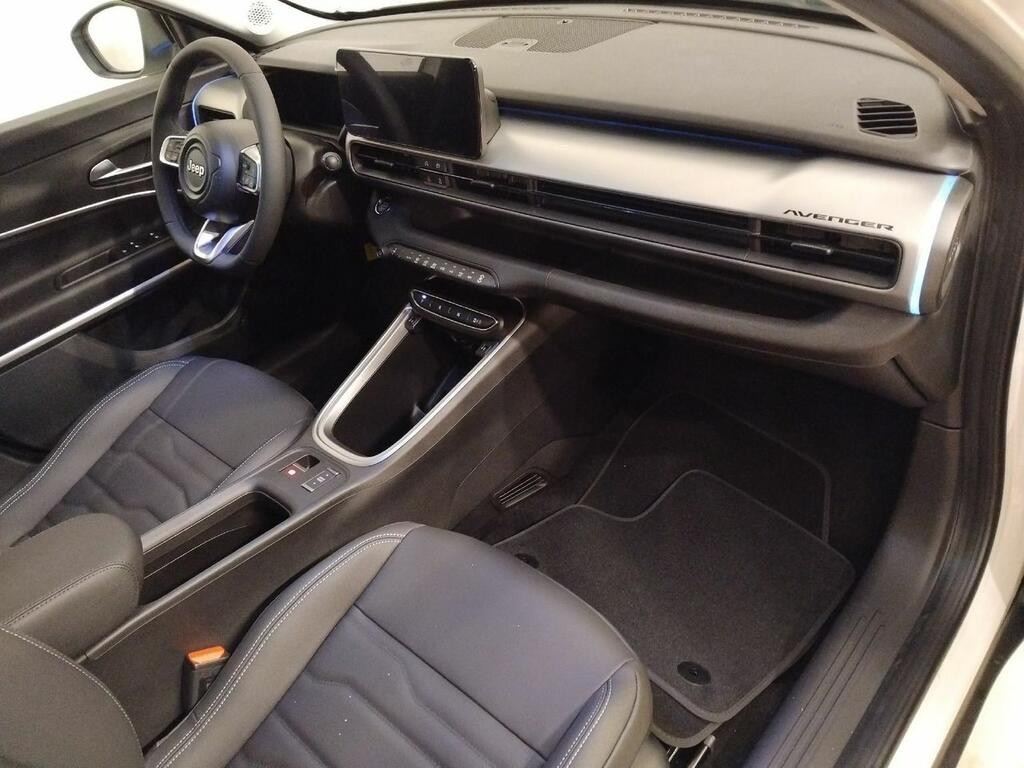 Jeep Avenger BEV 115kW (156CV) Summit 11