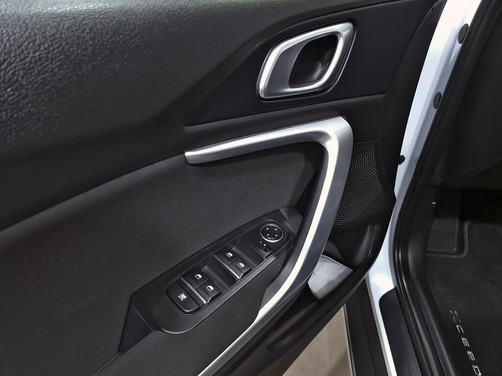 Kia XCeed 1.0 T-GDi Drive 88kW (120CV) 11