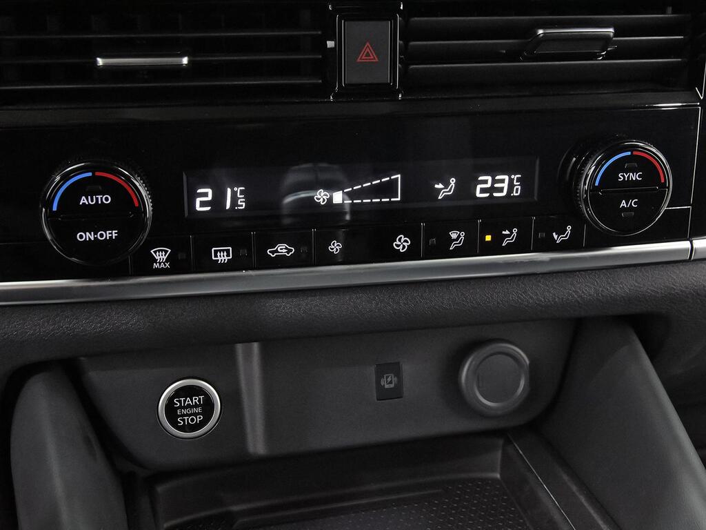 Nissan Qashqai DIG-T 103kW N-Connecta 32