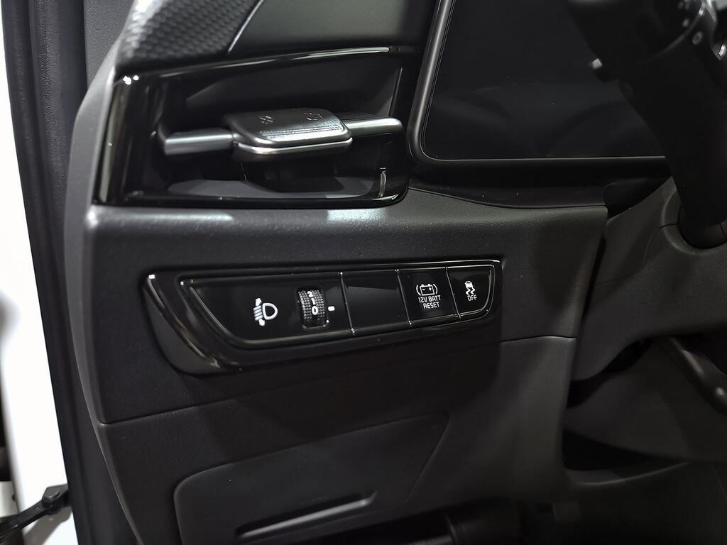 Kia Niro 1.6 GDi HEV 104kW (141CV) Concept 12