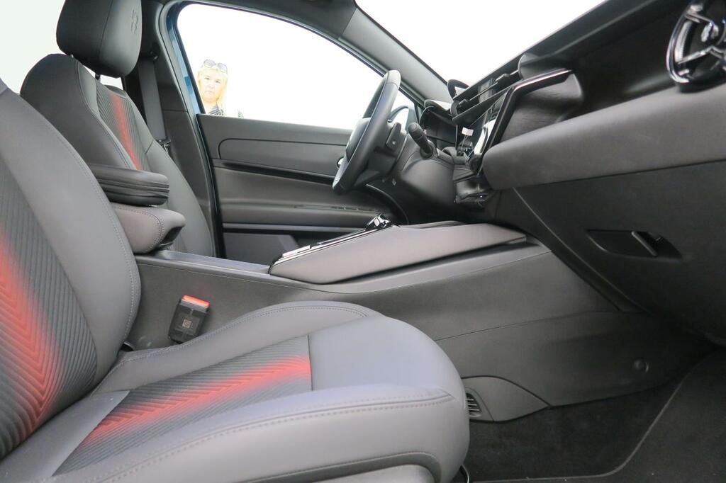 Alfa Romeo Junior Ibrida Speciale 100kW (136CV) 15