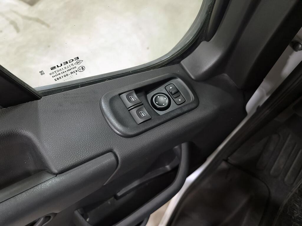 Nissan Interstar 2.3DCI 135 COMFORT L1H1 3.5T FWD 4P 12