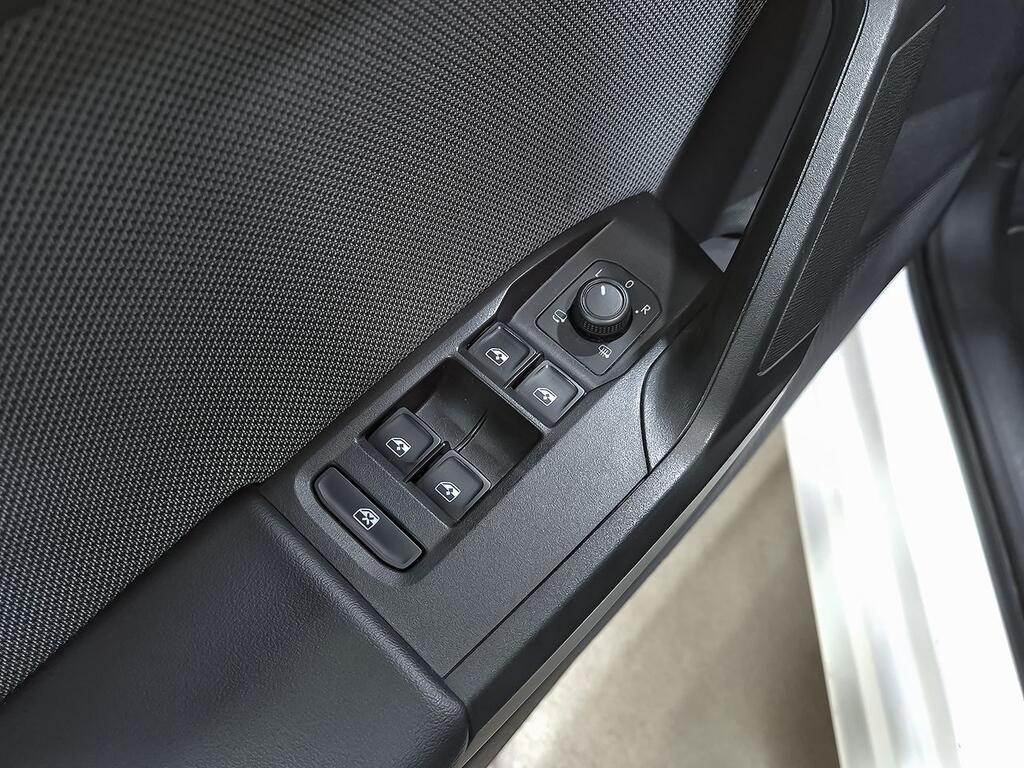 Seat Leon 2.0 TDI 110kW DSG-7 Style Go 11