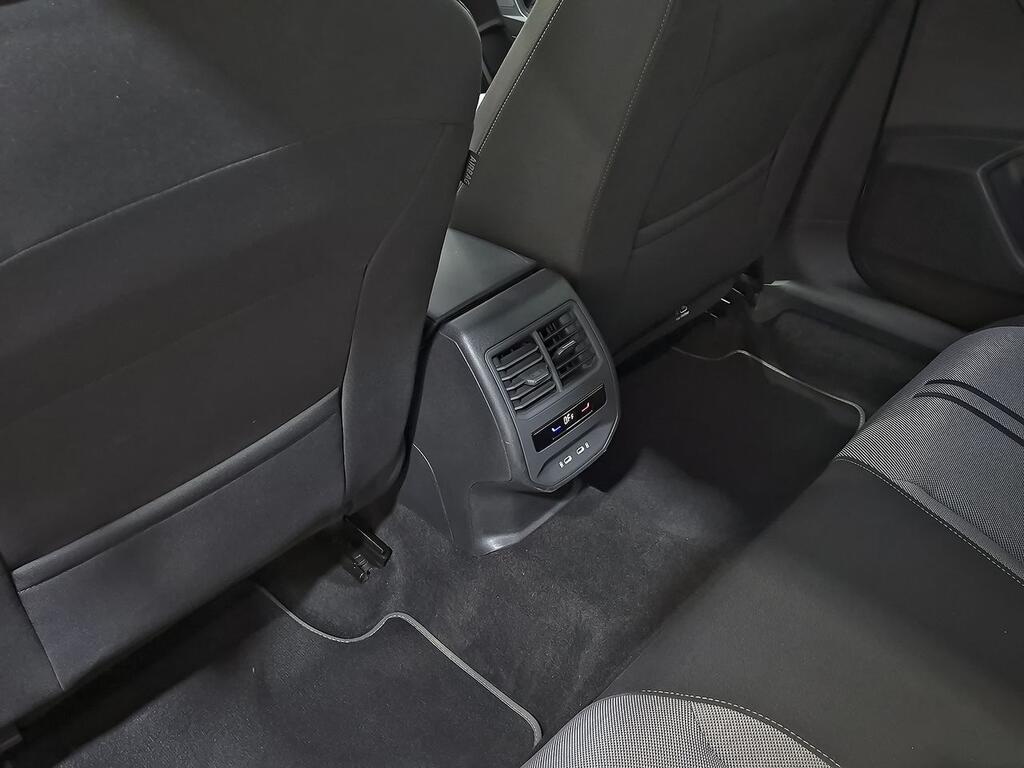 Seat Leon 2.0 TDI 110kW DSG-7 Style Go 32