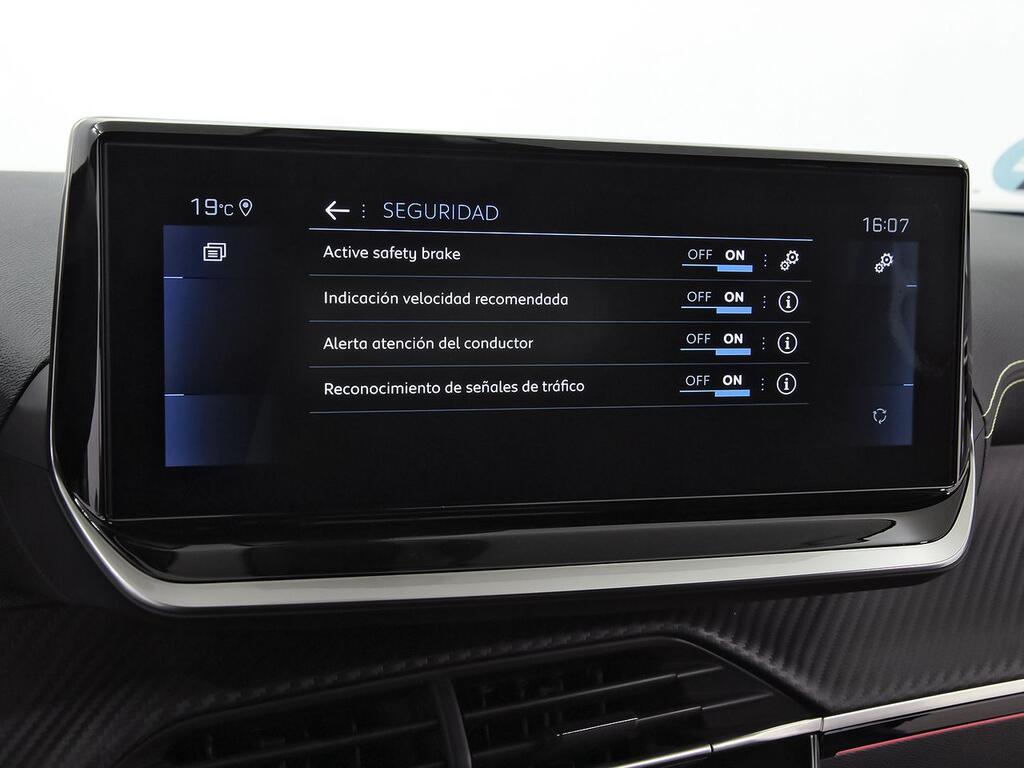 Peugeot 2008 GT Puretech 130 S&S 6 Vel. MAN 25