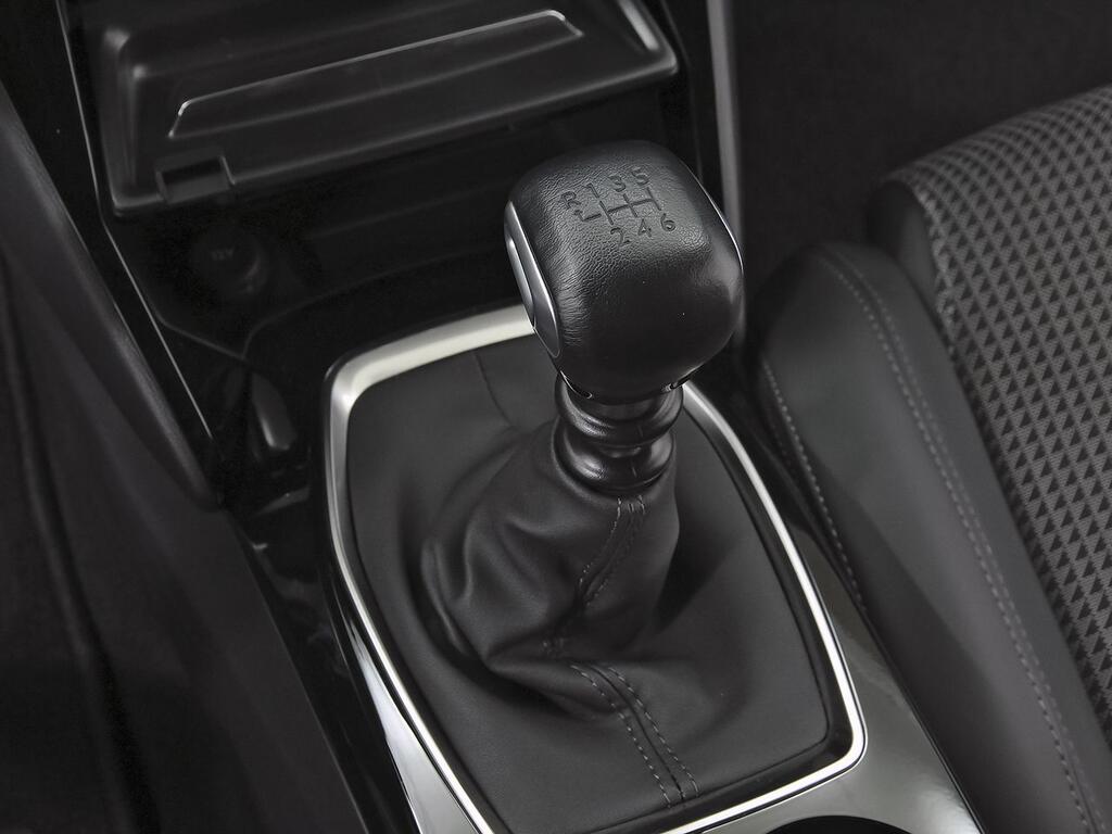 Peugeot 2008 GT Puretech 130 S&S 6 Vel. MAN 29