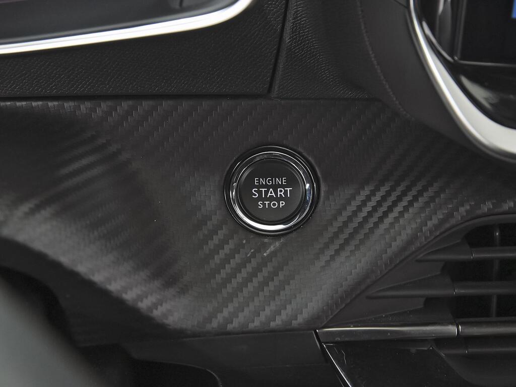 Peugeot 2008 GT Puretech 130 S&S 6 Vel. MAN 21