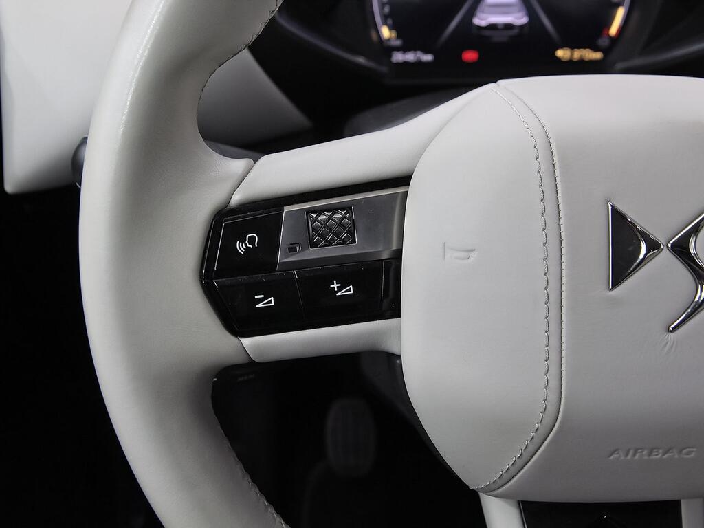 DS DS 3 PureTech 73 kW Manual CONNECTED CHIC 17